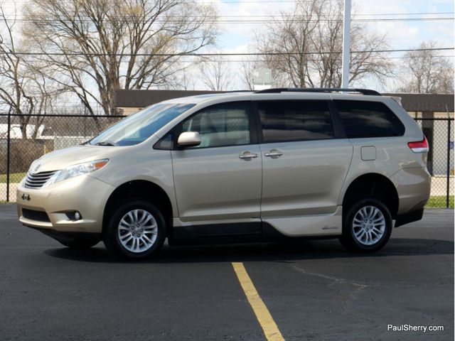 2014 Toyota Sienna XLE