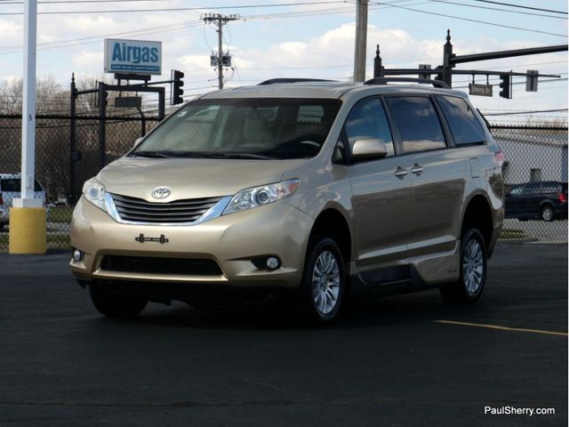 2014 Toyota Sienna XLE
