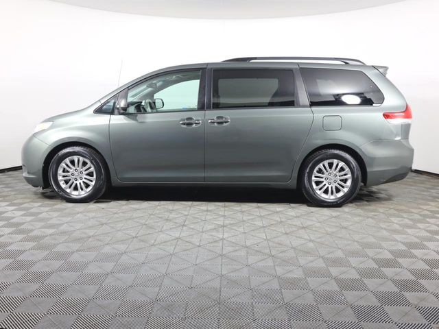 2014 Toyota Sienna XLE