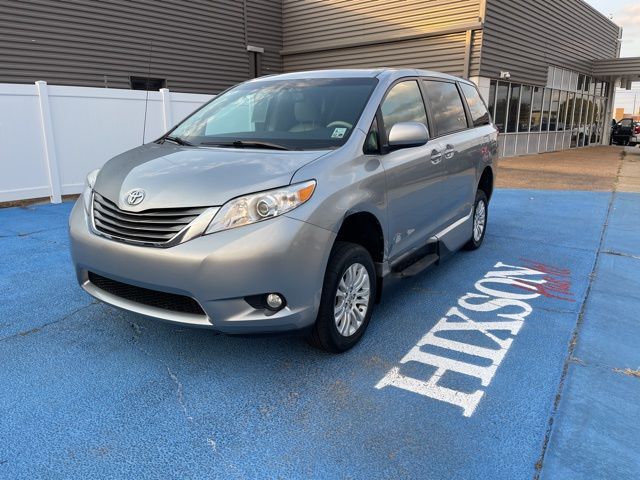 2014 Toyota Sienna 