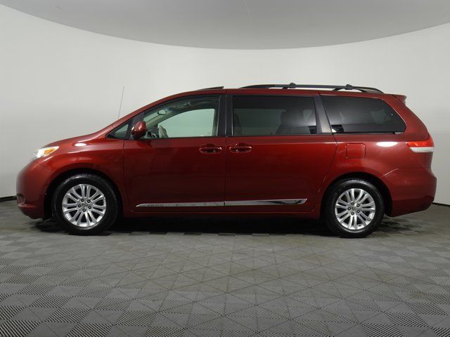 2014 Toyota Sienna XLE