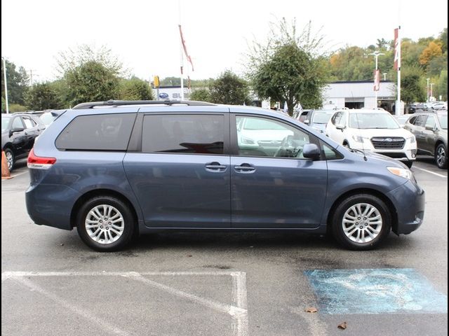 2014 Toyota Sienna 