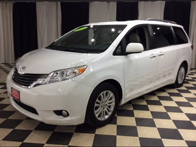 2014 Toyota Sienna XLE