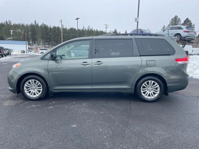 2014 Toyota Sienna 