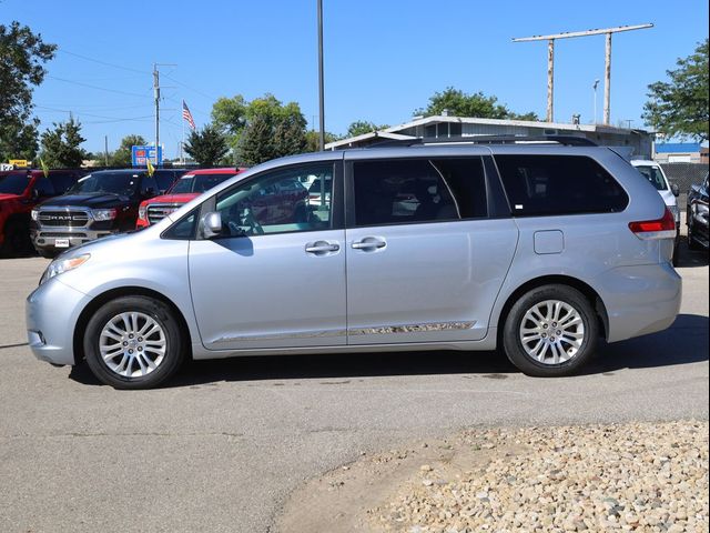 2014 Toyota Sienna 