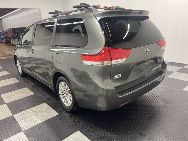 2014 Toyota Sienna 