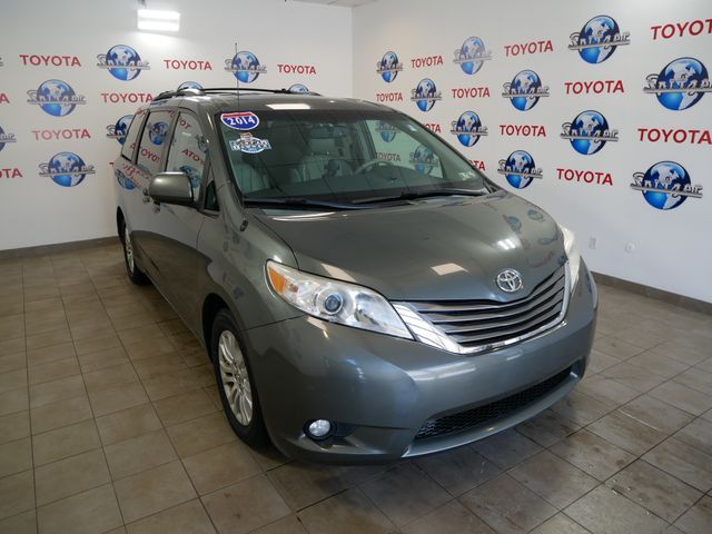 2014 Toyota Sienna XLE