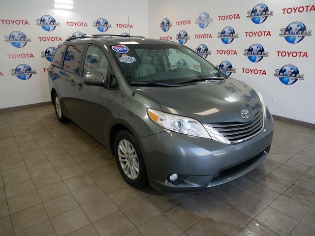 2014 Toyota Sienna XLE