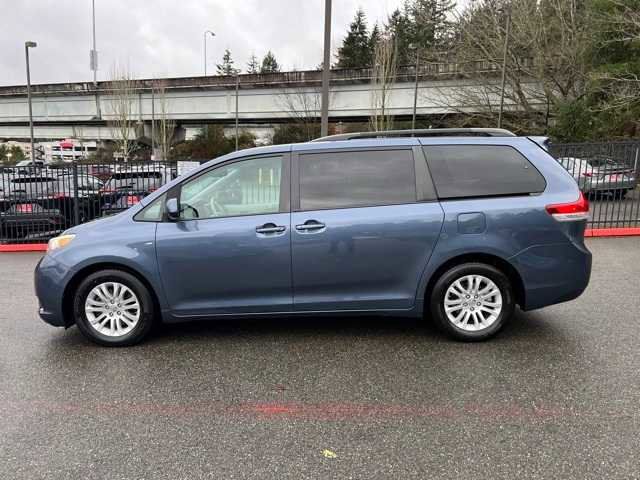 2014 Toyota Sienna XLE