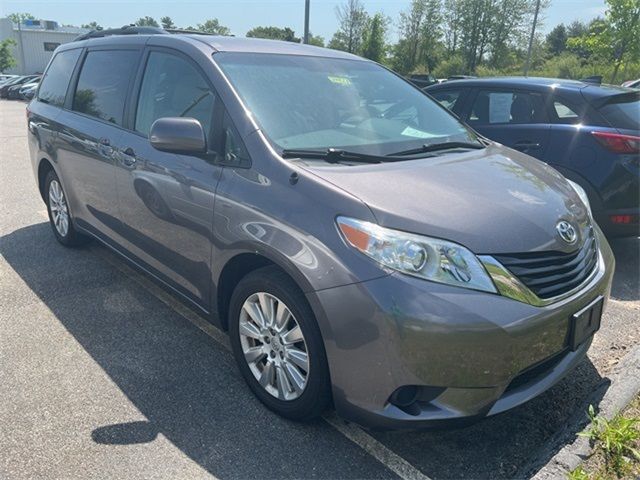 2014 Toyota Sienna LE