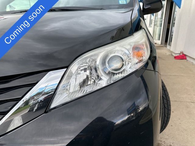 2014 Toyota Sienna LE