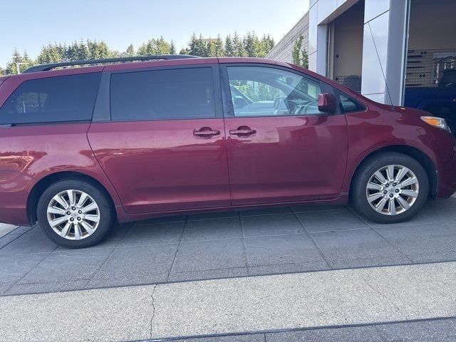 2014 Toyota Sienna LE