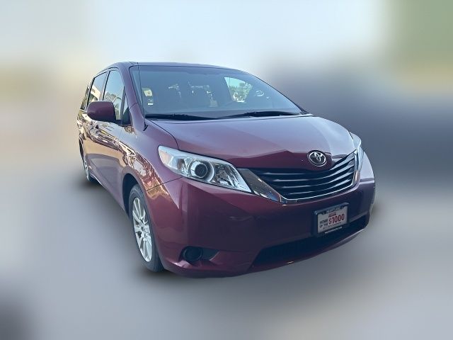 2014 Toyota Sienna LE
