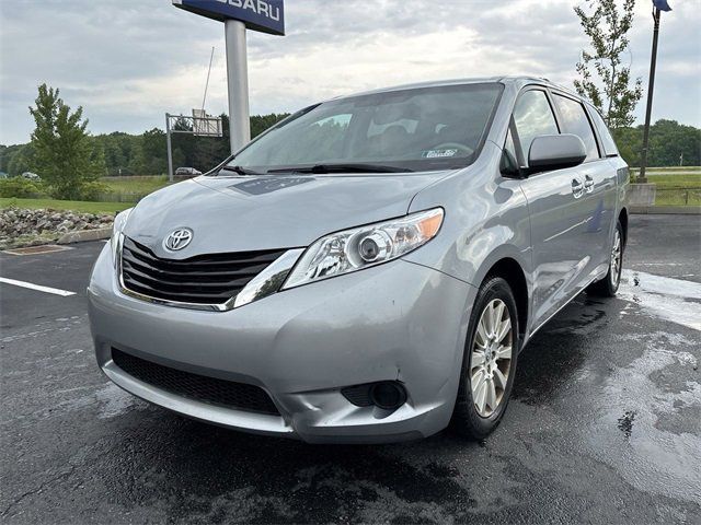 2014 Toyota Sienna LE