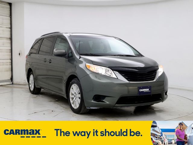 2014 Toyota Sienna LE