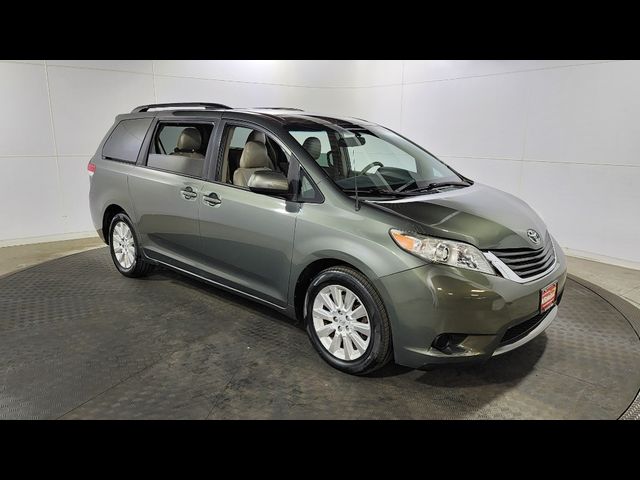 2014 Toyota Sienna LE