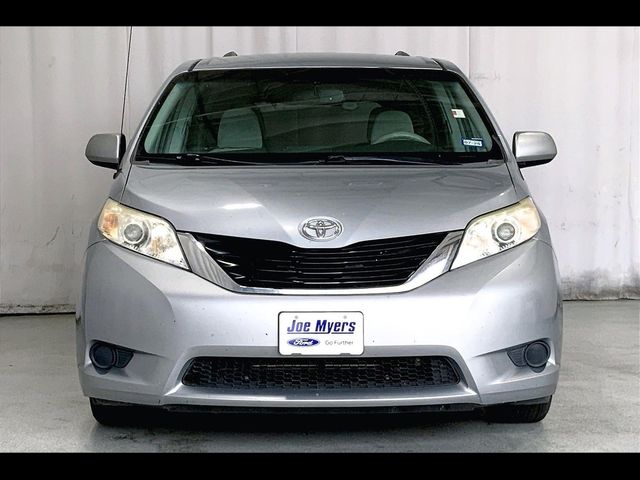 2014 Toyota Sienna LE