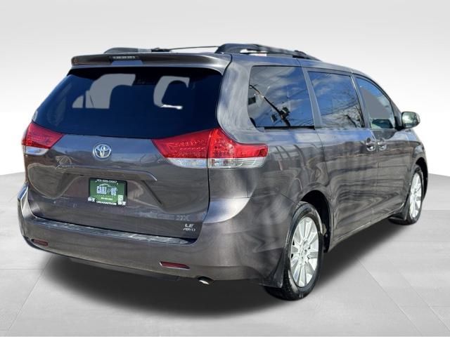 2014 Toyota Sienna LE