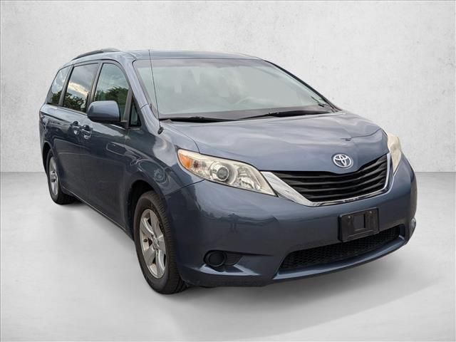 2014 Toyota Sienna LE