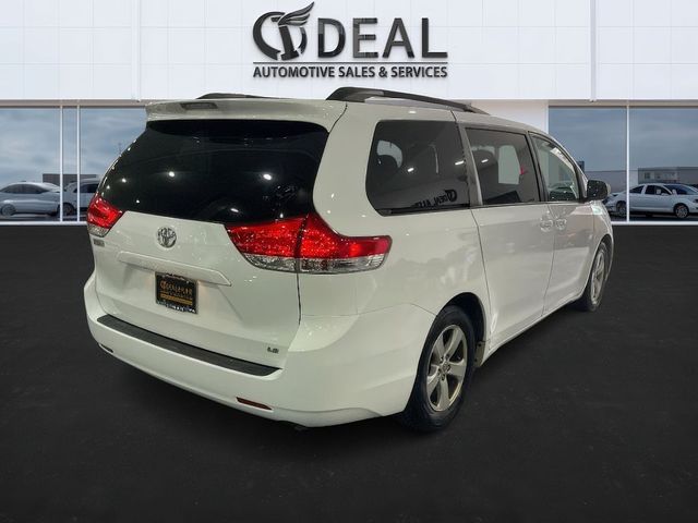 2014 Toyota Sienna LE