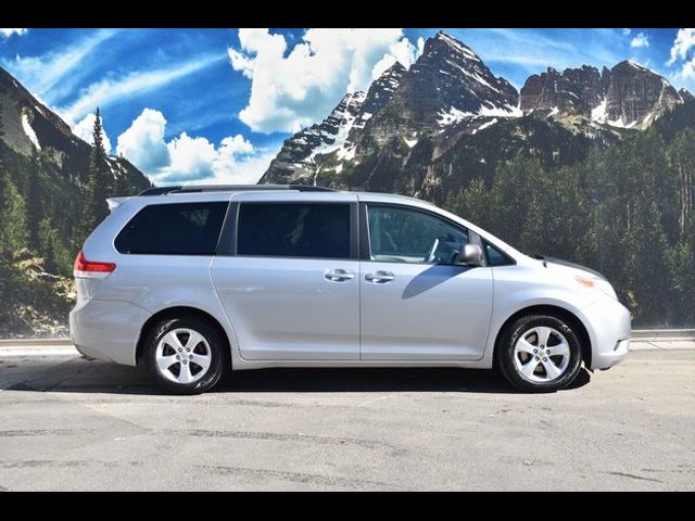 2014 Toyota Sienna LE