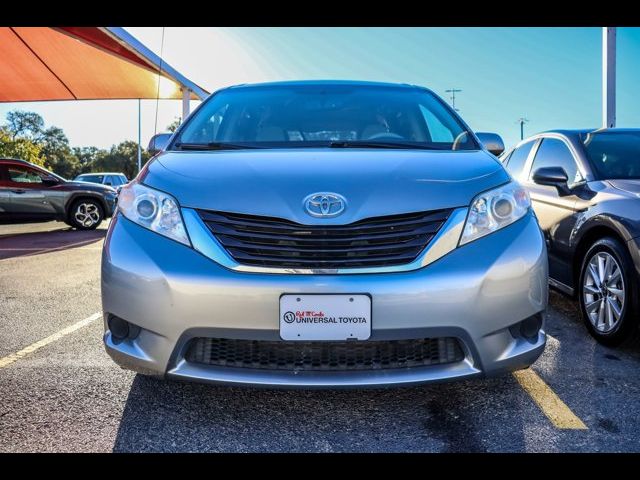 2014 Toyota Sienna LE