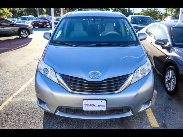 2014 Toyota Sienna LE