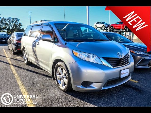 2014 Toyota Sienna LE