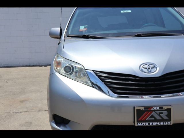 2014 Toyota Sienna LE