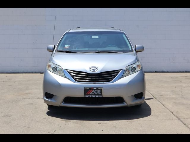 2014 Toyota Sienna LE