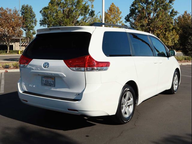 2014 Toyota Sienna LE