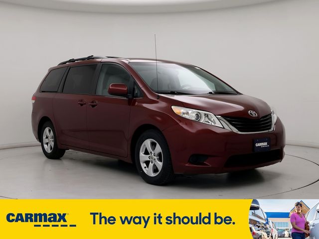 2014 Toyota Sienna LE