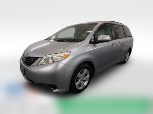 2014 Toyota Sienna LE Auto Access Seat