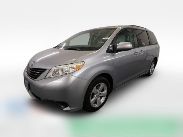 2014 Toyota Sienna LE Auto Access Seat