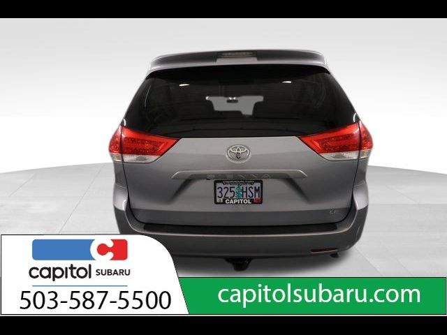 2014 Toyota Sienna LE Auto Access Seat
