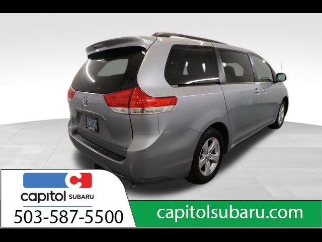 2014 Toyota Sienna LE Auto Access Seat