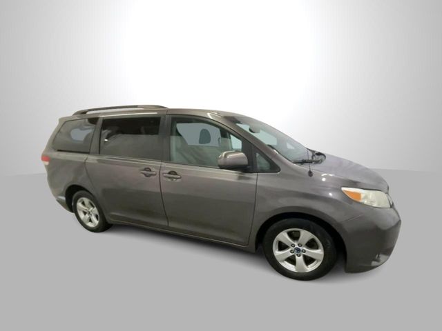 2014 Toyota Sienna LE