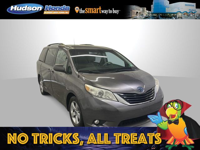 2014 Toyota Sienna LE