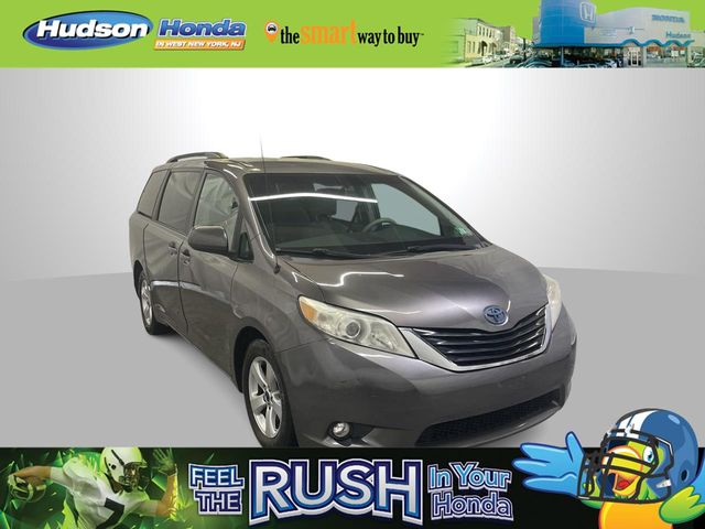 2014 Toyota Sienna LE