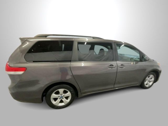 2014 Toyota Sienna LE