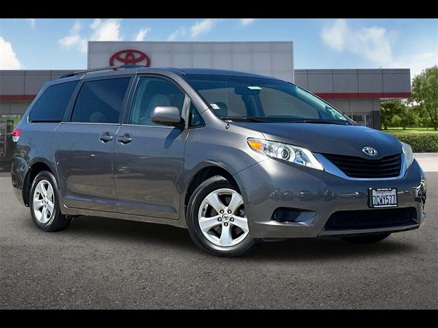 2014 Toyota Sienna LE