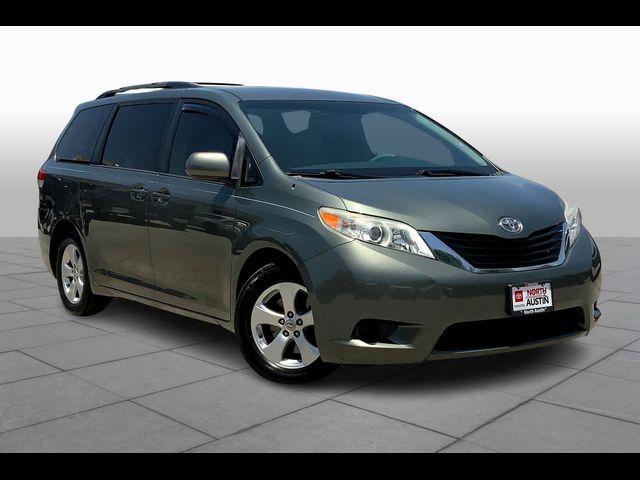 2014 Toyota Sienna LE