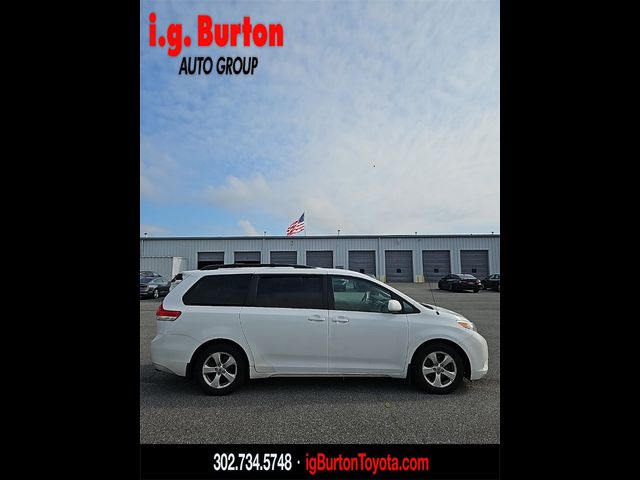 2014 Toyota Sienna LE