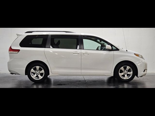 2014 Toyota Sienna LE