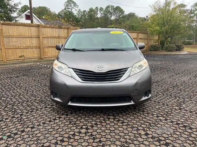 2014 Toyota Sienna LE