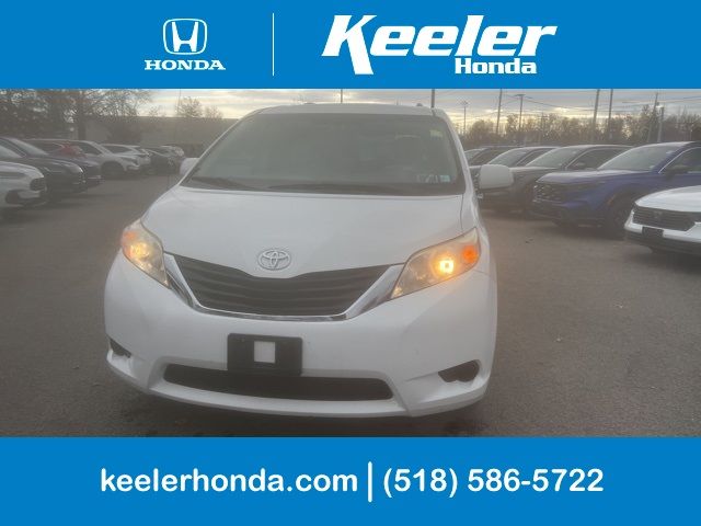 2014 Toyota Sienna LE