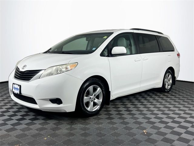 2014 Toyota Sienna LE