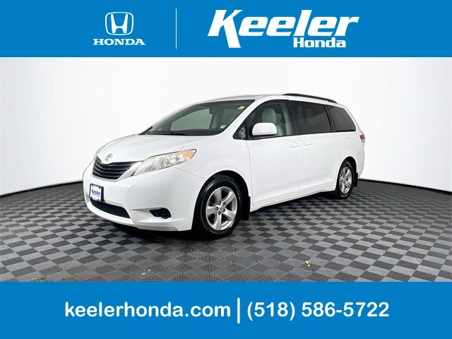 2014 Toyota Sienna LE