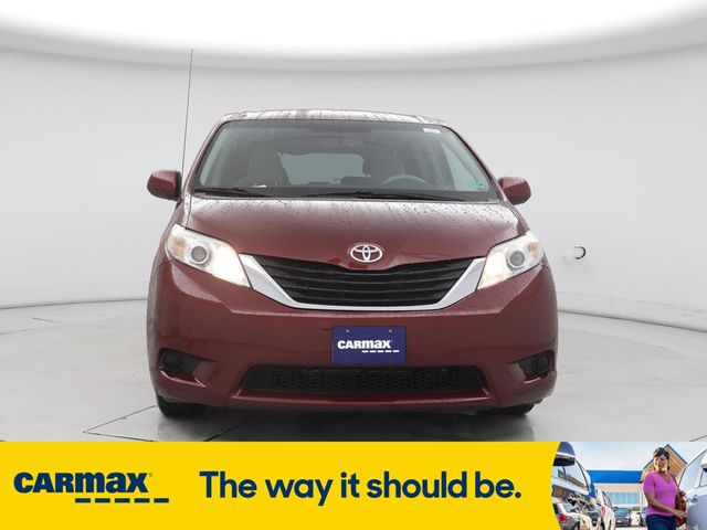 2014 Toyota Sienna LE