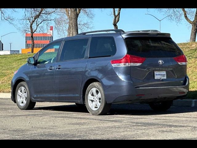 2014 Toyota Sienna LE